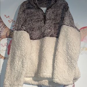 Popcorn jacket. Super soft. Never worn. Maroon and white. Price negotiable